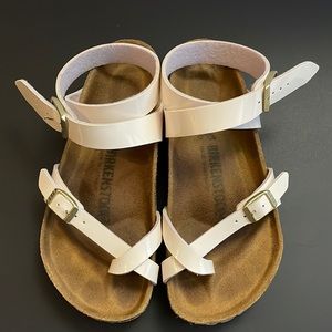 Size 35 BIRKENSTOCK Yara - Ankle Strap Sandal
Color: Two Tone Cream Pink